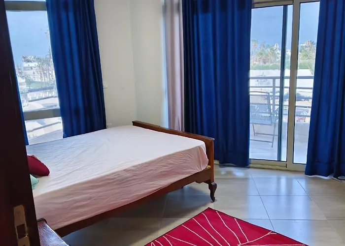 Split 2-bedroom Panorama Sv Wif Near Airport * Хургада