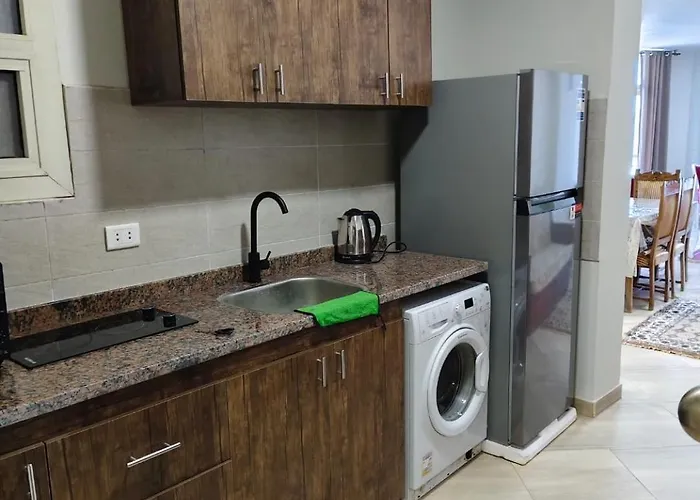 Split 2-bedroom Panorama Sv Wif Near Airport Апартаменты