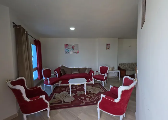 Split 2-bedroom Panorama Sv Wif Near Airport Апартаменты