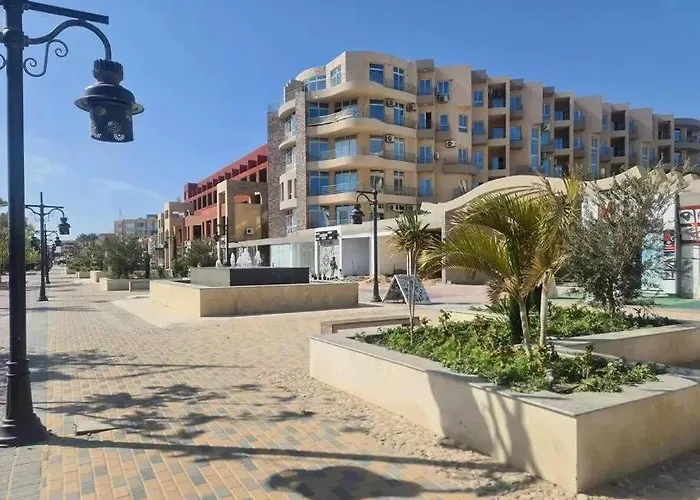 Split 2-bedroom Panorama Sv Wif Near Airport Апартаменты